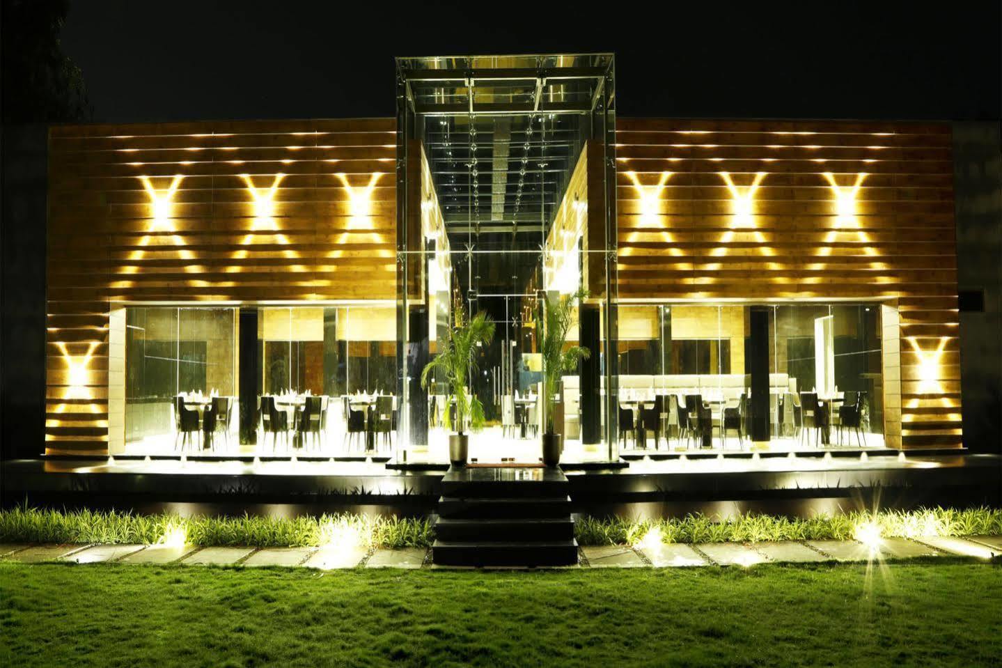 Pleasant Days Resort Chembarambakkam Lake 外观 照片
