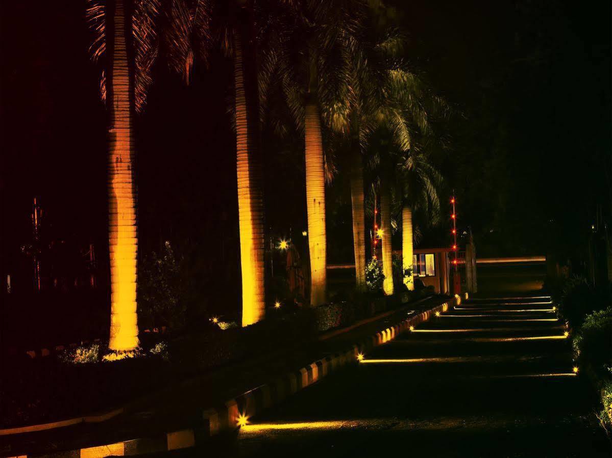 Pleasant Days Resort Chembarambakkam Lake 外观 照片